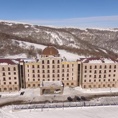 Golden Palace Hotel Resort & Spa Gl Tsaghkadzor Exterior foto